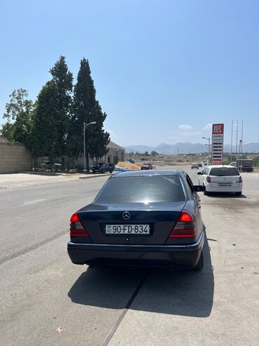 Mercedes-Benz: Mercedes-Benz C 180: 1.8 l | 1996 il Sedan — 6