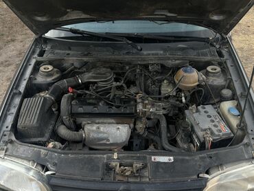 шашылыш турдо сатылат акча керек: Volkswagen Golf: 1994 г., 1.6 л, Механика, Бензин, Хэтчбэк