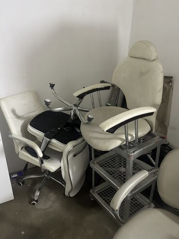 Salon, tibbi mebel dəsti: Gözəllik/saç salonu üçün mebel dəsti Tərkib: - Vizaj masası: geniş — 5