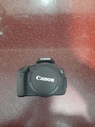 canon fotoaparat qiymetleri: Çox funksional aparatdır. Canon eos650d yaxşı vəziyyətdə. göründüyü