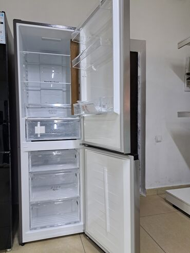 Холодильники: Холодильник Hisense, Новый, Двухкамерный, No frost, 60 * 185 * 57, С рассрочкой — 9