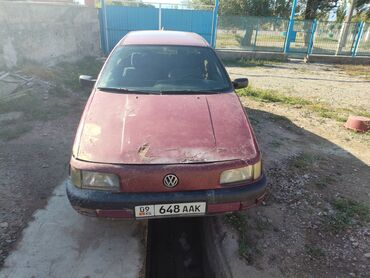 страшный машина: Volkswagen Passat: 1988 г., 1.8 л, Механика, Бензин, Седан