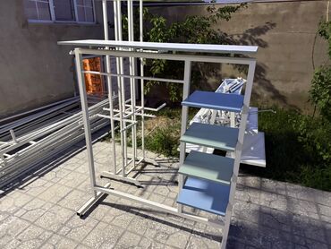 Stend vitrinləri: Ağ rəngdə müxtəlif vitrin ləvazimatları, asılqanları satılır. Sayları -da lalafo.az — 10 Stend vitrinləri: Ağ rəngdə müxtəlif vitrin ləvazimatları, asılqanları satılır. Sayları — 10