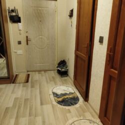 Uzunmüddətli kirayə mənzillər: 2 otaqlı tam əşyalı Kirayə ev verilir.Ev Qara Qarayev tərəfdədir.2 ci — 6