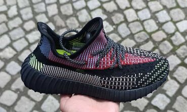 Patike: Adidas yeezy patike

Novo
Brojevi 36 do 46

fb Moja Kupovina 1 — 11