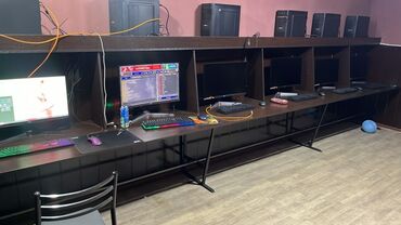 аренда парикмахерского кресла: Сдаю компьютерный клуб в аренду внутри 10компютеров игровых