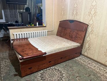 спальный гарнитур советский: Двуспальная кровать, Б/у, С матрасом, длина - 200 см