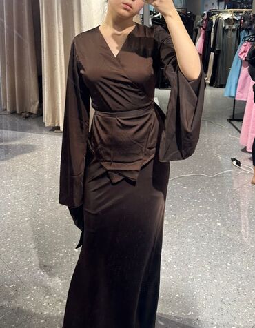 нарядные платья для мамы и дочки: Кече көйнөгү, Классикалык, Узун модель, Атлас, Жеңдери менен, M