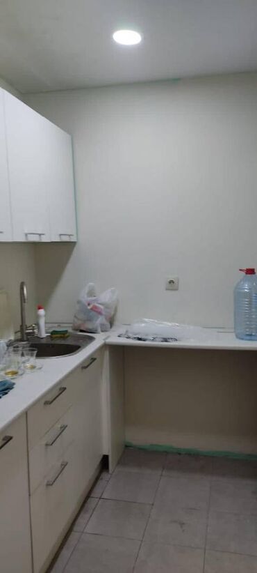 Digər kommersiya daşınmaz əmlakı: Xətai rayonu Xətai metrosunun yaxınlığında 16 mərtəbəli binanın 1-ci — 9