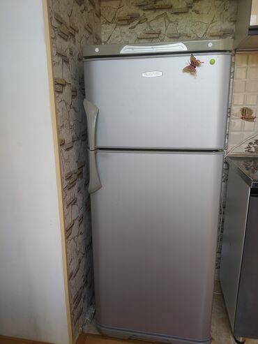 Холодильники: Б/у Холодильник Biryusa, No frost, Двухкамерный, цвет - Серый