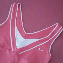 nike majica na kragnu: Nike roze top, NOVO Veličina XS Kupljen u Americi Stvarna cena