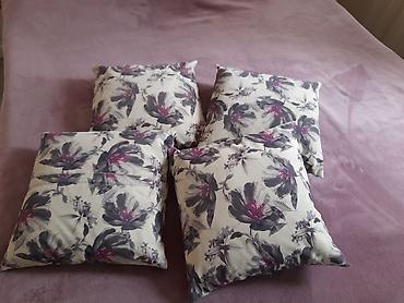 gilan tekstil: Dekorativniy balişlar divan ucun,ideal veziyyetde,40 ×40smhamisi 30m — 1