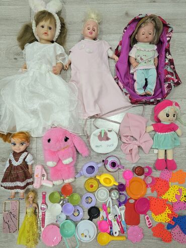большие мягкие игрушки: Продаю большие куклы 58 см, 50 см, 45см, посуда, барби и т.д. все что