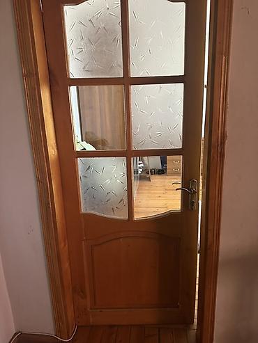 Qapılar və aksessuarlar: Şüşəli taxta otaq qapıları dəsti - Material: təbii ağac (açıq qoz/şam — 1
