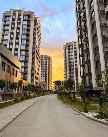 продаю дом жибек жолу бишкеке: 2 комнаты, 50 м², Элитка, 2 этаж, Дизайнерский ремонт