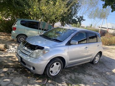 Toyota: Toyota ist: 2002 г., 1.3 л, Автомат, Бензин, Хэтчбэк