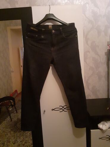 Cinslər: Cins şalvar, Hugo Boss — 1