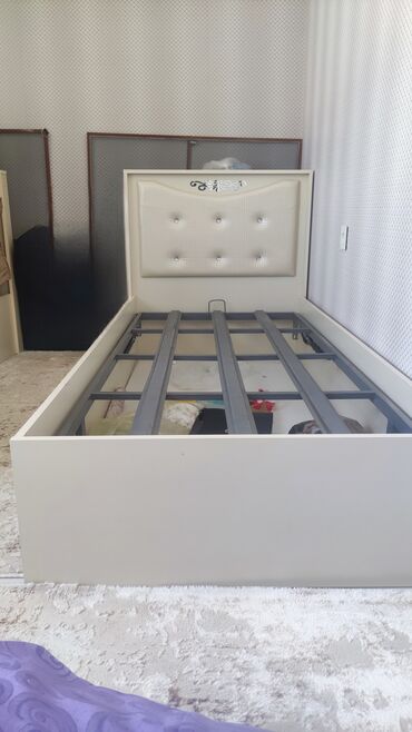 işlenmiş stol stul: Təknəfərlik çarpayı, Bazalı, Matrassız, Siyirməsiz