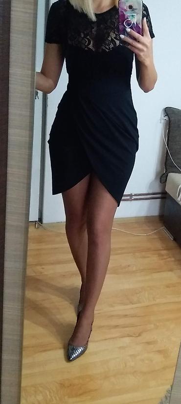 Haljine: Čipkana haljina u mint zelenoj boji - Model: ravna/silueta do kolena — 11