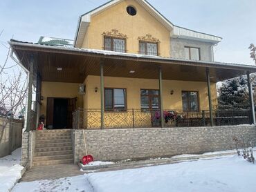 продаю дом ахунбаева: 300 м², 9 комнат, Старый ремонт С мебелью
