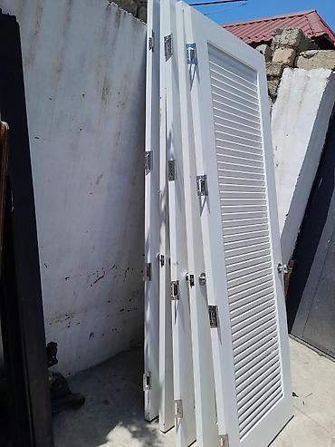 Jalüz qapılar: Ağ rəngdə ventilyasiya panjurlu interyer qapıları 5 eded uzun 243 eni — 1