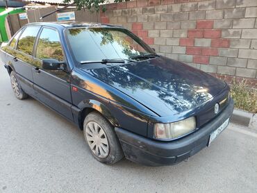 обмен на пасат: Volkswagen Passat: 1989 г., 1.8 л, Механика, Бензин, Седан