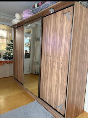 шкафы бу: AYGUN 🌖350 azn Dolab baha alınıb bu qiymət sondur Eni 2.60 hundurluyu