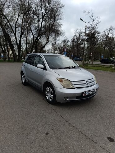 Toyota: Toyota ist: 2004 г., 1.5 л, Автомат, Бензин, Хэтчбэк