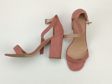 żółte bluzki damskie: Sandals for women, 42, New Look, condition - Very good