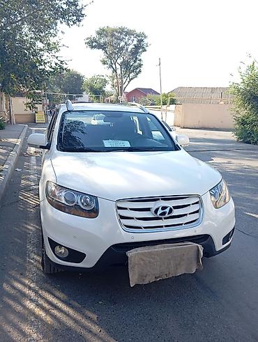 eco spirt: Hyundai Santa Fe – ağ rəngli, 4WD krossover/SUV. Əsas xüsusiyyətlər — 10