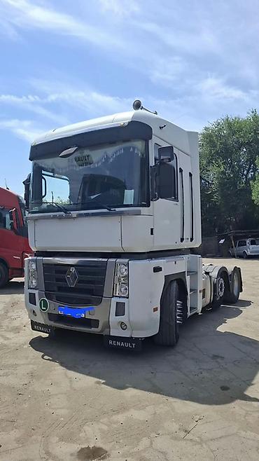 range over: Тягач, Renault, 2011 г., Шторный — 2