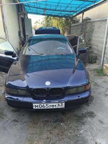 bwm самурай: Седан BMW 5 серии (E39) темно-синего цвета с характерной для модели