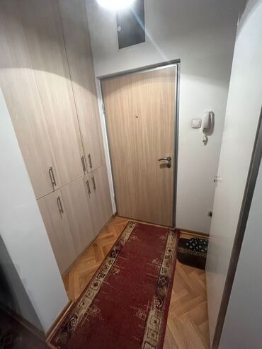 stan na dan subotica слике: Ovaj stan nudi udoban prostor sa funkcionalnim nameštajem. U hodniku