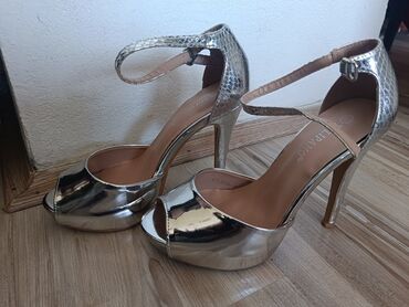 opposite srebrne sandale: Sandals, 37