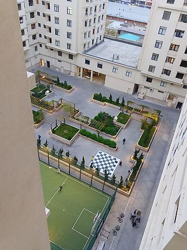 landşaft: Mənzil kompleksinin geniş, abadlaşdırılmış həyəti - Bağlı həyət — 1
