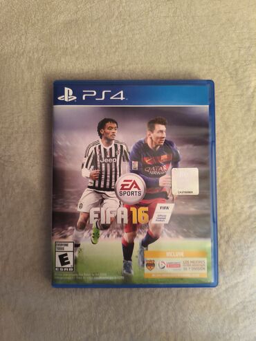 PlayStation 4 konsolu üçün nəzərdə tutulmuş FIFA 16 oyunu. Cızığ
