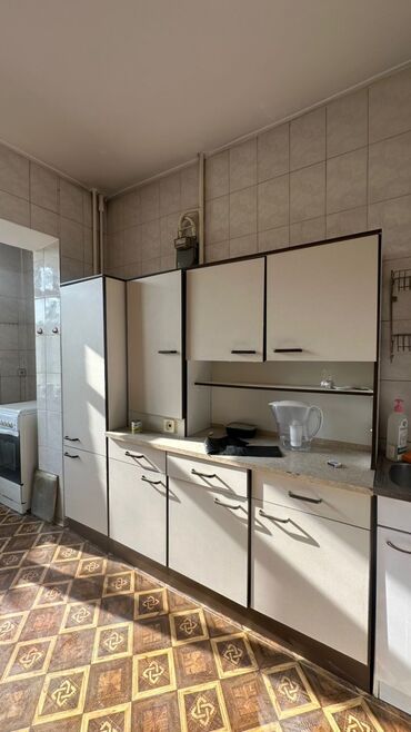 разные мелочи для дома: Продаются дешево: - двери 6 шт: из них - 4 глухие, 1 шт со стеклом