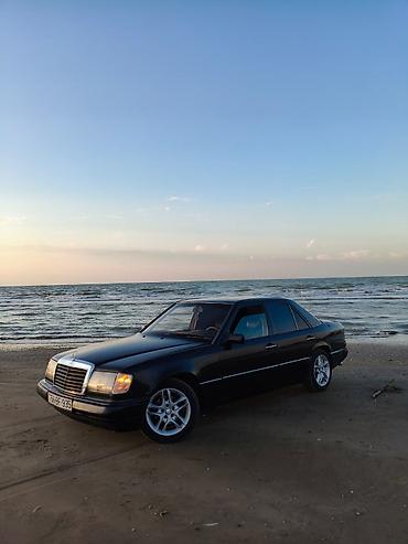 lassa teker 13: Mercedes-Benz W124: 2.6 l | 1991 il Sedan — 2