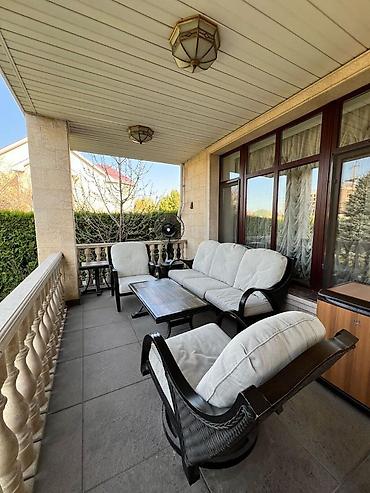 Продажа коттеджей и домов: 5 и более комнат, 500 м², Бишкек, Арча-Бешик ж/м Риэлтор — 5