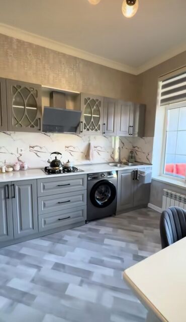 Həyət evləri və villaların satışı: Binəqədi qəs. 4 otaqlı, 150 kv. m, Yeni təmirli — 18