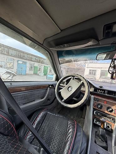 tayota auris: Mercedes-Benz W124: 1989 г., 2 л, Механика, Дизель, Седан — 10