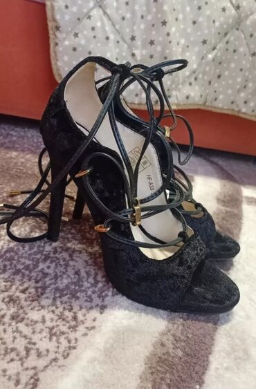 28 cm broj patika: Pumps, Claudia Donatelli, 36