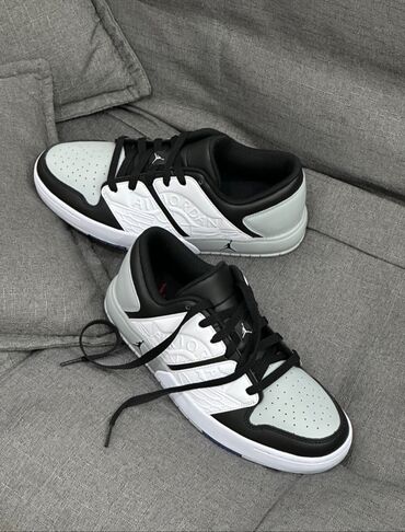 одежда и обувь: Кросовки Jordan nu retro 1 low Доступны к заказу доставка в течении