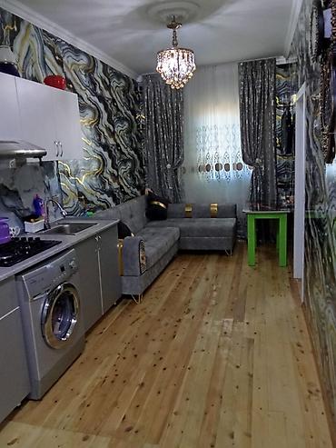 Həyət evləri və villaların satışı: Satılır: həyət evi - Həyətyanı sahə: daşla döşənmiş həyət, dəmir — 11