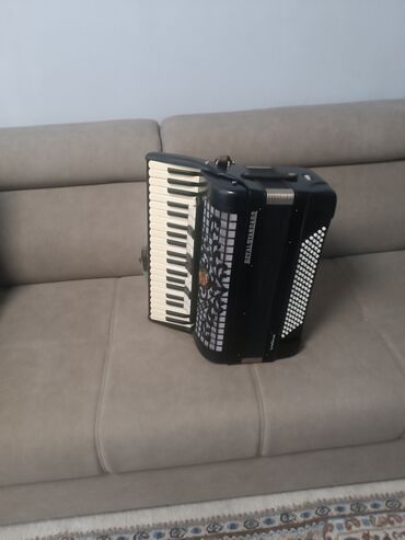 Аккордеоны: Аккордеон Weltmeister - Клавиатурная гармоника (правая рука — — 8