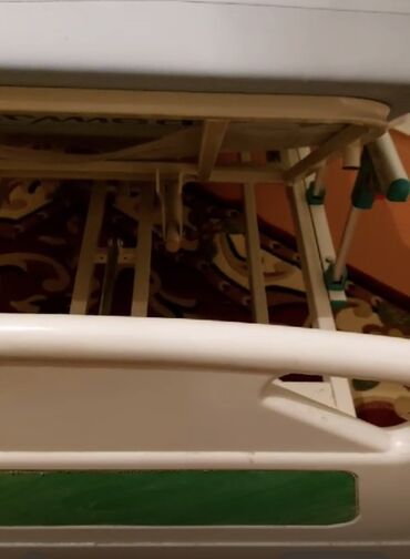 Tibbi çarpayılar: Az işlənmiş xəstə çarpayısı. Matrası var. Yaxşı vəziyyətdədir — 11