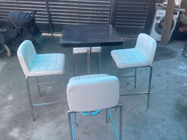 стол и стулья для гостиной: Комплект стол и стулья Для кафе, ресторанов, Новый