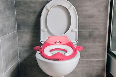 jastuci za hemoroide: Adapter za WC šolju sa rukohvatima, Pink – ECOTOYS Šifra proizvoda — 7