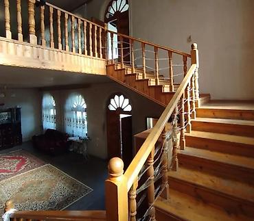 Həyət evləri və villaların satışı: Möhtesem mezereli cox gozel bir ev satisa cixdi Havasi Görünüsü insana — 17