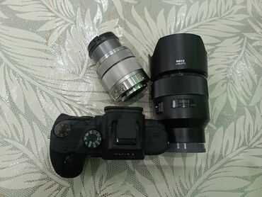 фотоаппарат и видеокамера два в одном: Sony a7 III satılır ikinci əl obyektiv 2 ədəd bir batareya üstündə